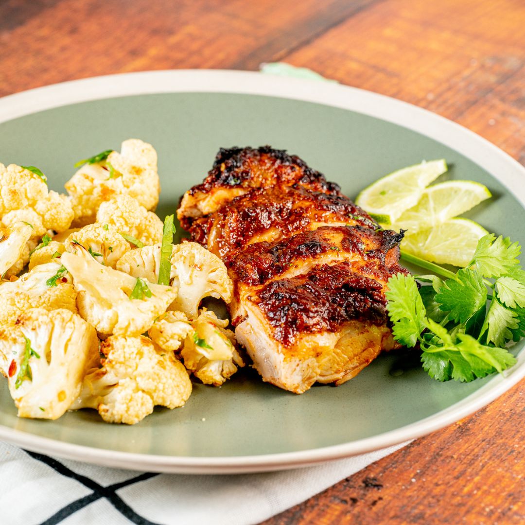Sweet & Smoky Mexican Chicken with Lime Cilantro Cauliflower - ketolibriyum