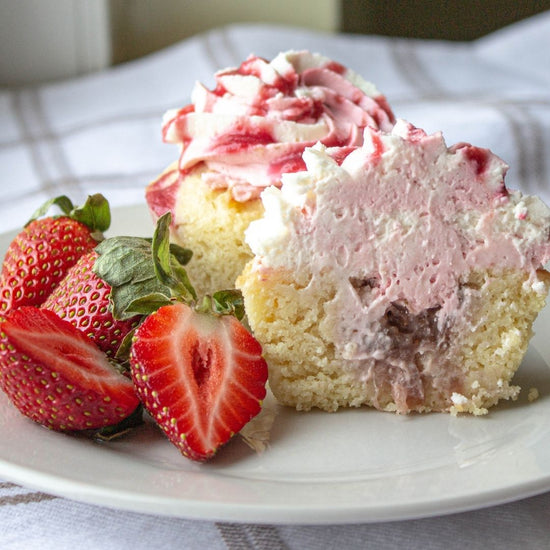 Cupcake: Strawberry Shortcake 2 pack - 350 Calories | 5g Net Carb | 33g Total Fat | 7g Protein - ketolibriyum